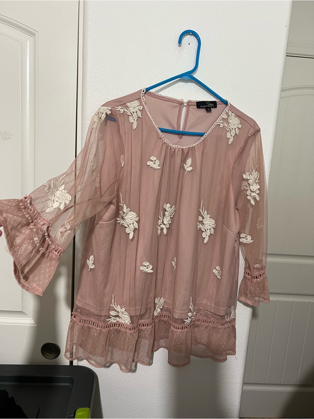 Suzanne Betro Dusty Rose Mesh Tunic with Ivory Floral Appliqué - Picture 11 of 13